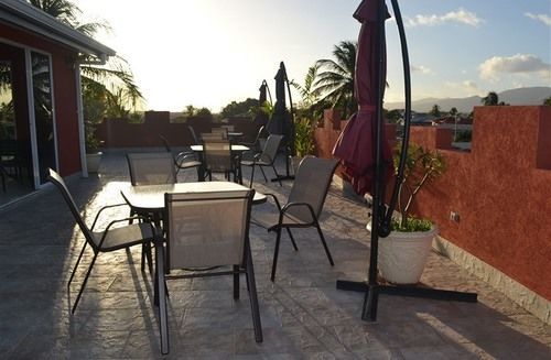 Montecristo Inn Piarco Exterior foto
